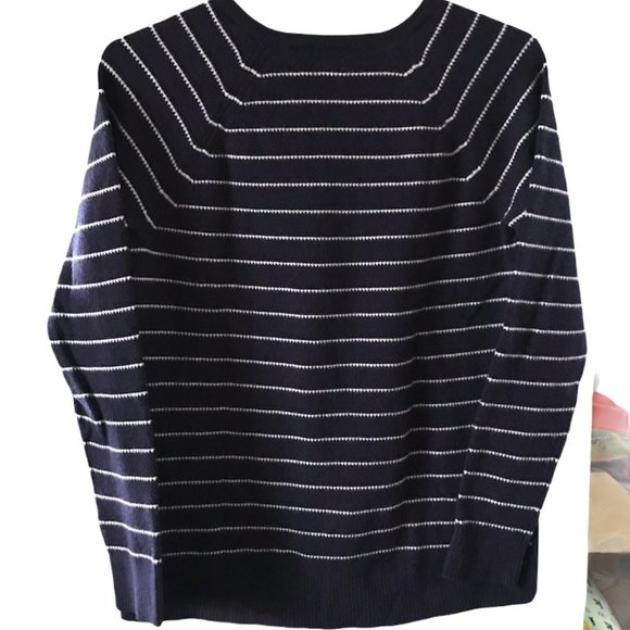 Gap Women's Brooklyn V-Neck Navy Stripe Sweater - Picture 2 of 4